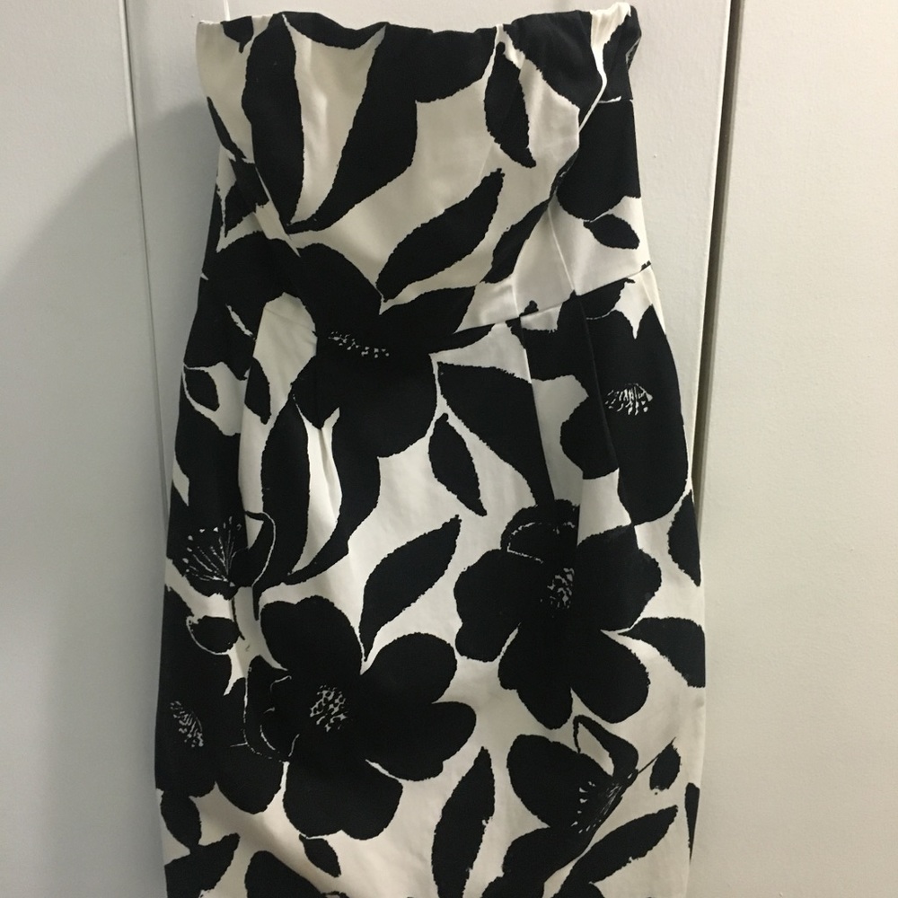 Black & white floral strapless dress